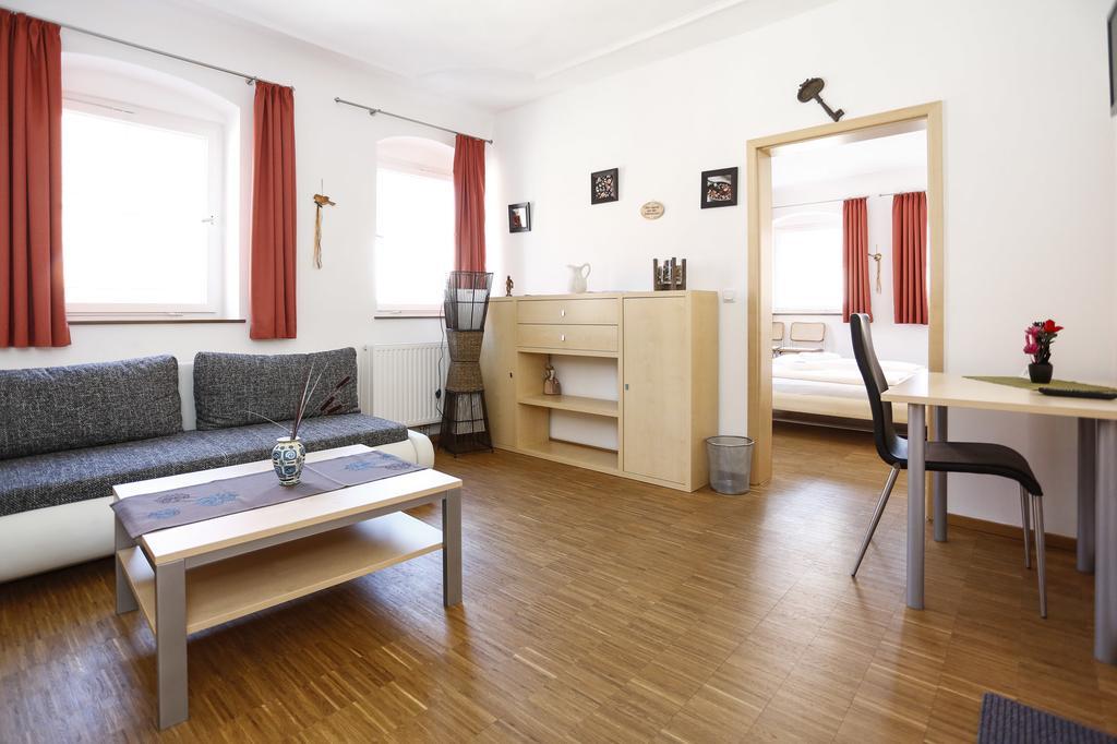 Altstadtpension Waltner ฟีดแบร์ก ภายนอก รูปภาพ